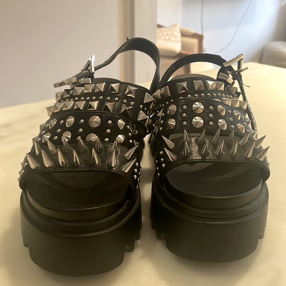 Insane black chunky edgy studded platform sandals size 8. Y2K Balenciaga grunge - Picture 3 of 4